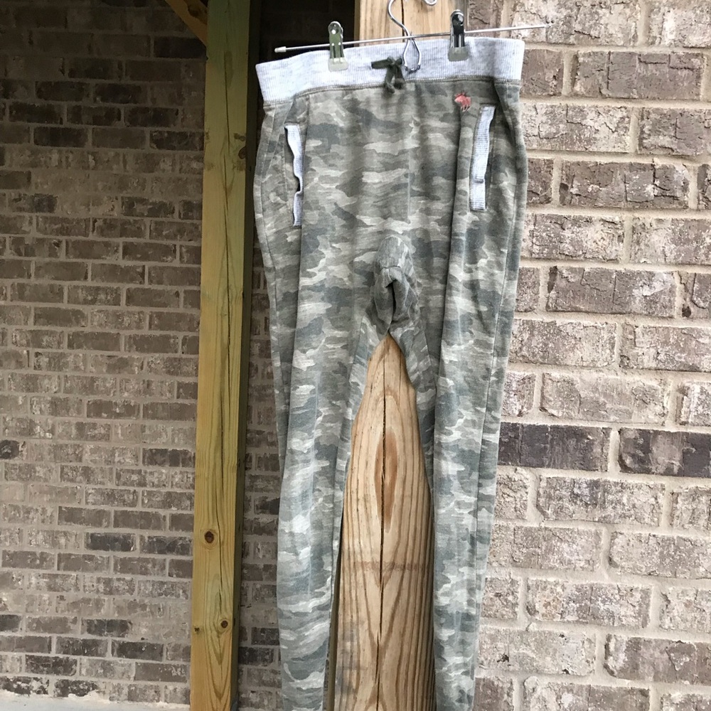 Abercrombie Camo Joggers